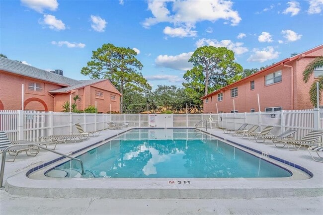 Foto del edificio - 265 SW Lincoln Cir N