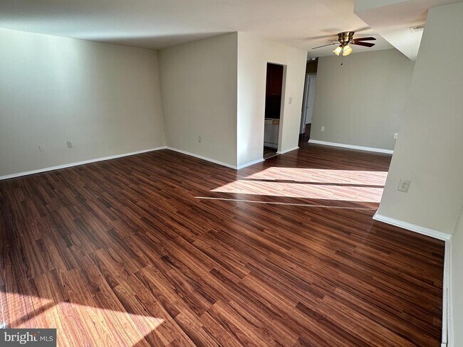 Building Photo - 12209 Braxfield Ct
