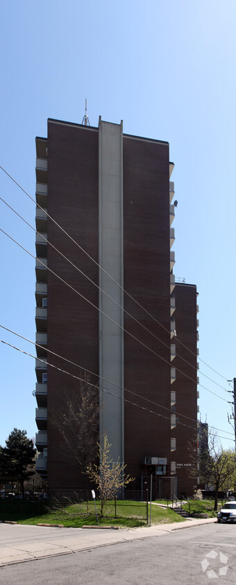 Photo du bâtiment - Mount Dennis Apartments