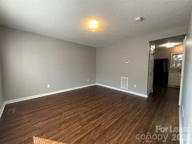 Foto del edificio - 206 W 15th St