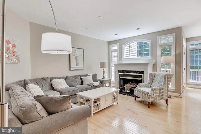 Foto del edificio - 10540 Tuckerman Heights Cir