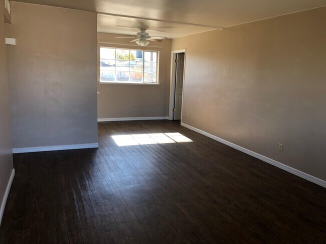 Building Photo - 5702 Macon Ln