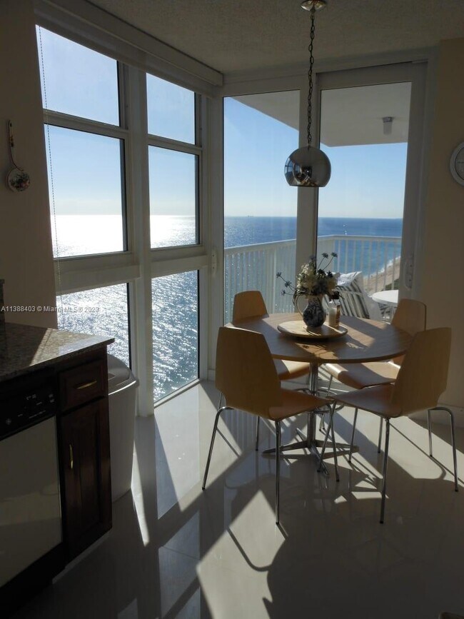 Building Photo - 1370 S Ocean Blvd