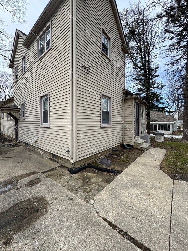 Foto del edificio - 1409 S Franklin Ave