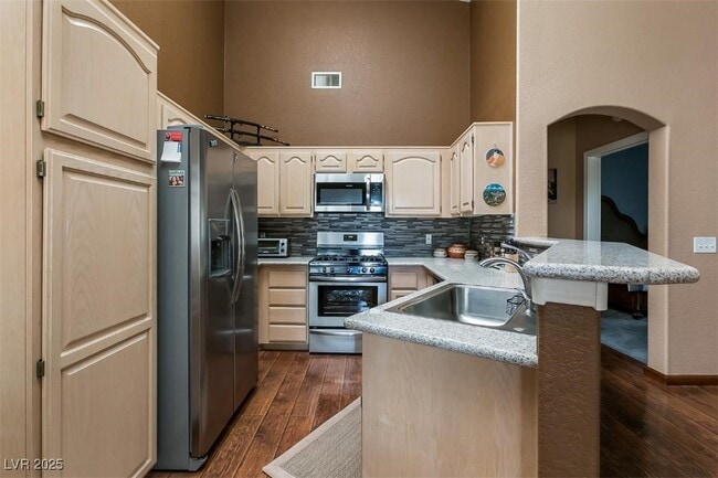 Building Photo - 3320 S Fort Apache Rd