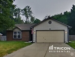 Building Photo - 1322 Thomas Dr