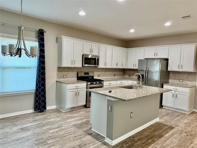 Building Photo - 305 Rusk Bluff Ave