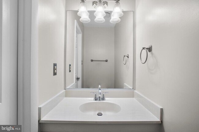 Foto del edificio - 8113 Wooded Glen Ct
