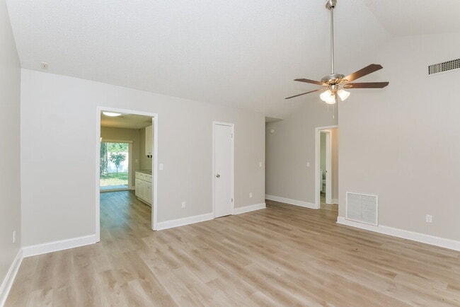 Building Photo - 3308 Laurel Dale Dr
