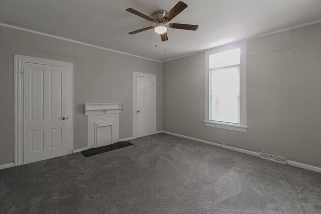 Building Photo - 803 23rd St