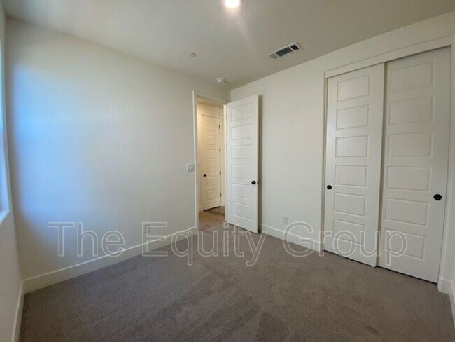 Building Photo - 1705 E Mesa Ct