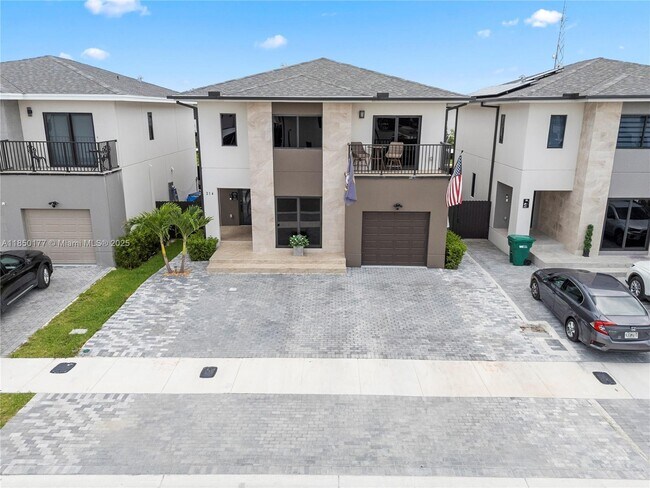 Foto del edificio - 214 NW 13th Ct