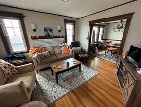 Building Photo - 160 Vassall St