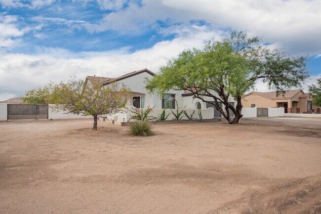 Building Photo - 10335 N Tall Cotton Dr