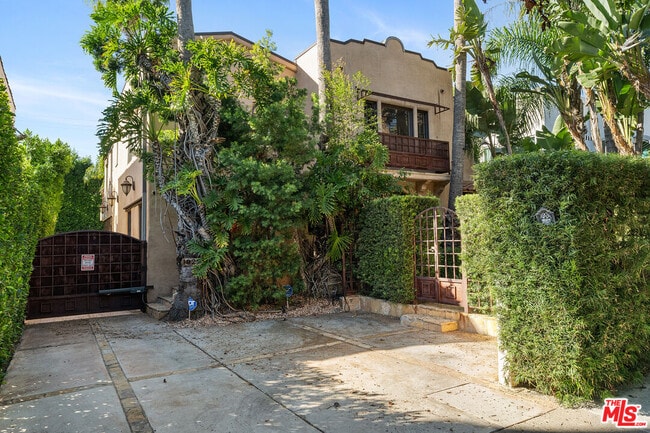 Building Photo - 1031 N La Jolla Ave