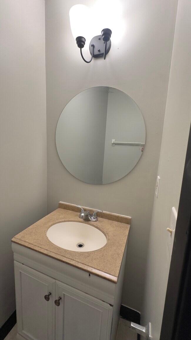 Foto del edificio - 1600 Worthington Row Dr