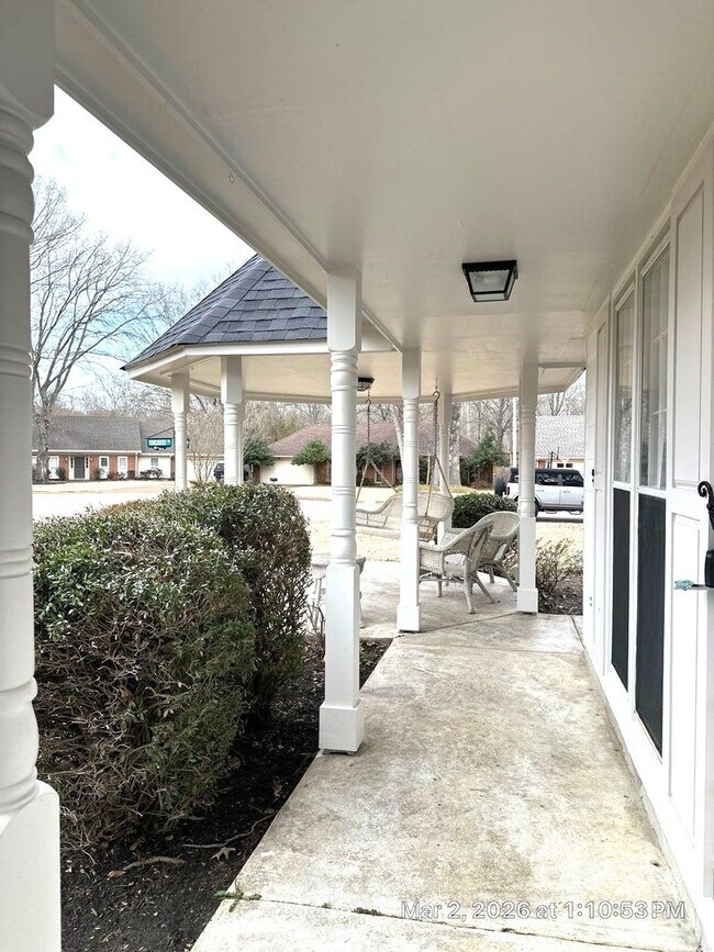 Building Photo - Germantown/ Gorgeous 5 Bedroom Home Newly Renovated