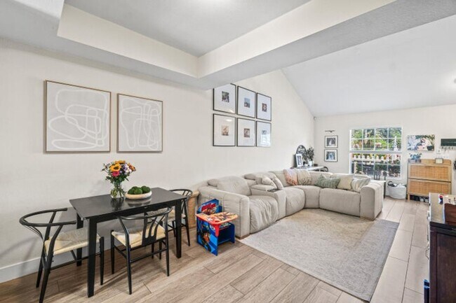 Foto del edificio - 318 SE 23rd Ave