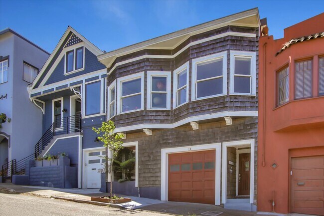 Building Photo - 16 Montezuma St