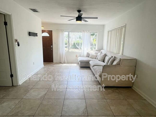 Foto del edificio - 841 S Bumby Ave