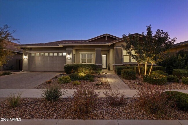 Building Photo - 1841 E Aster Pl