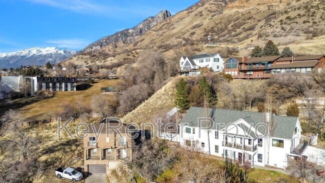 Foto del edificio - 1559 Oak Cliff Dr