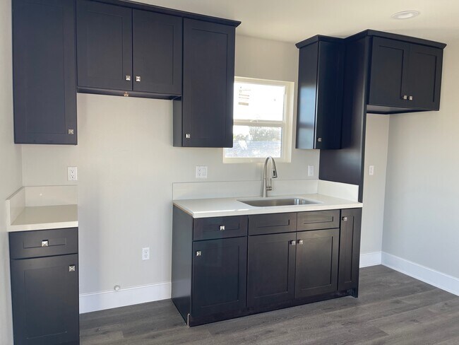 Foto del edificio - 4400 Boyar Ave