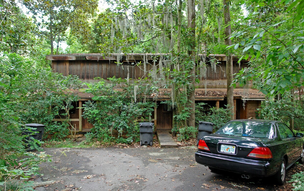 Building Photo - 302 Vantage Point Ln