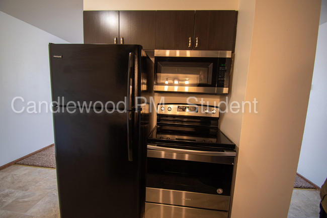 Foto del edificio - 740 Vincent Ct
