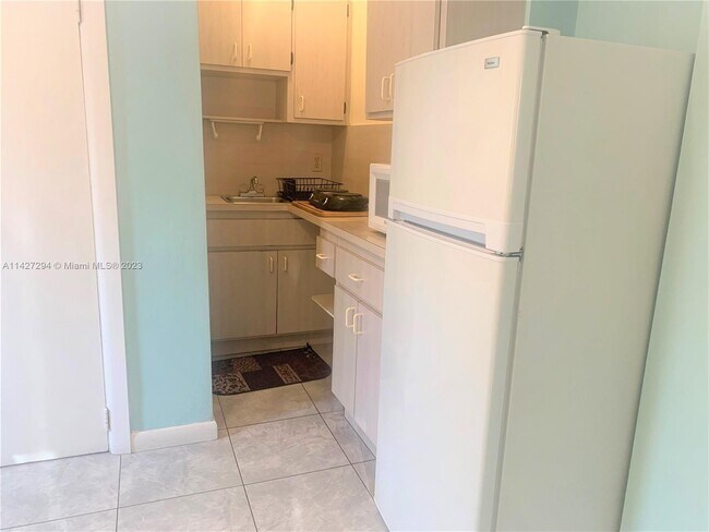 Building Photo - 1031 SW 73rd Ct