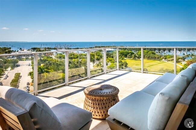 Building Photo - 2675 S Bayshore Dr