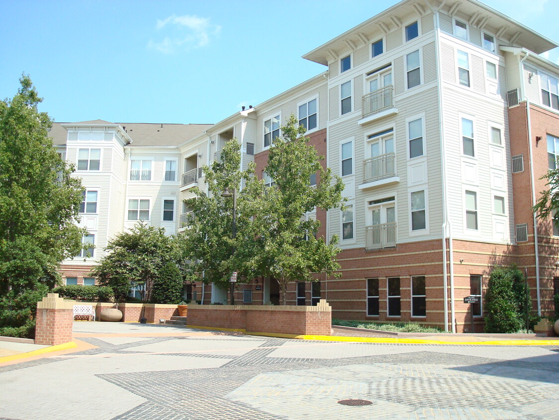 2765 Centerboro Dr Unit 353, Vienna, VA 22181 Condo for Rent in