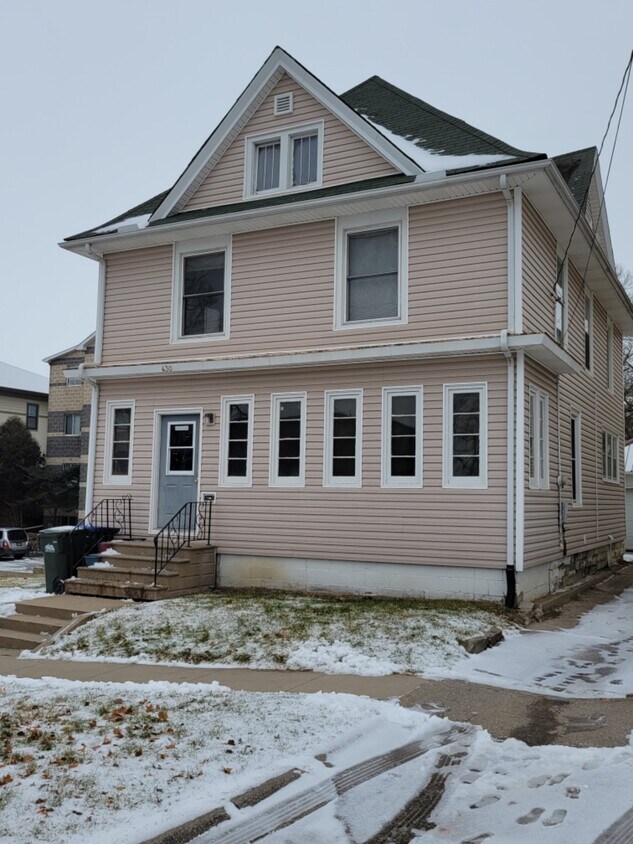 Building Photo - 430 S Johnson St