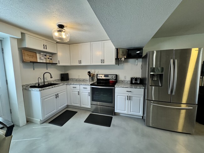 Building Photo - 5939 S 2550 W