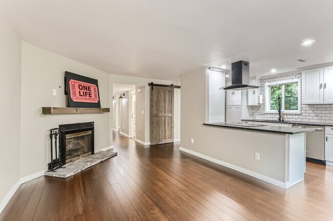 Foto del edificio - 12034 Slater Ave NE