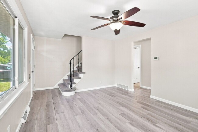 Foto del edificio - 643 Westphal Ave