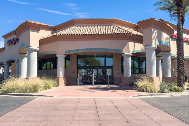 Foto del edificio - 2Bed/2Bath Townhouse in North Scottsdale! Ready for Immediate Move-In! -- 2 CAR GARAGE!