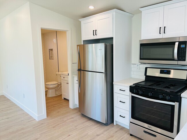 Foto del edificio - 1733 W 29th St