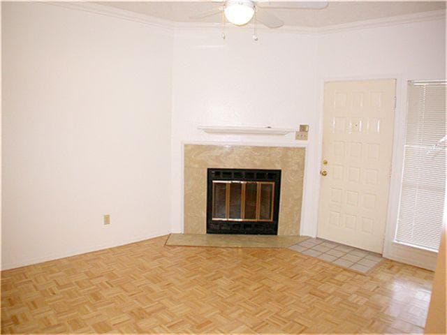 Building Photo - 921 Marine Dr