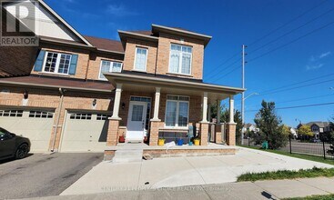 Building Photo - 60 Divinity Cir
