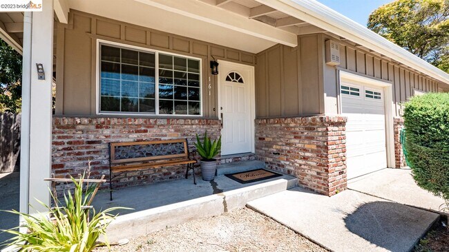 Building Photo - 161 Gilbert Ct