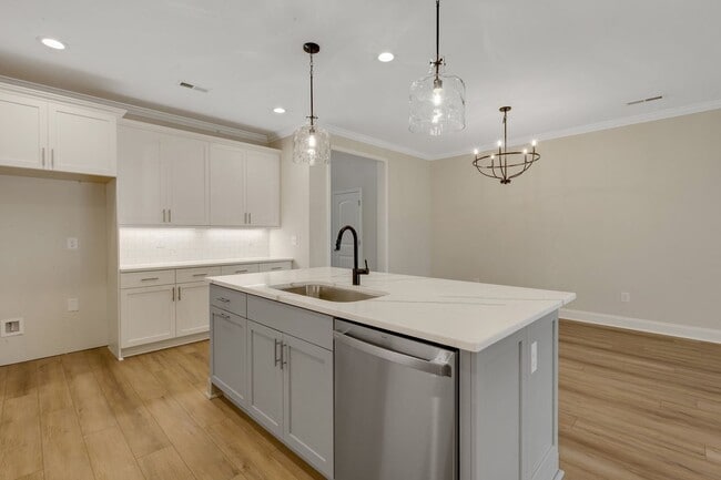 Building Photo - 49 Hensley Rd