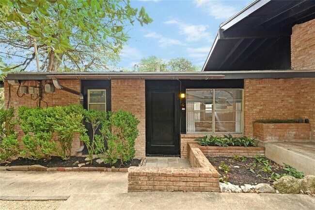 Building Photo - 515 Pecan Grove Rd