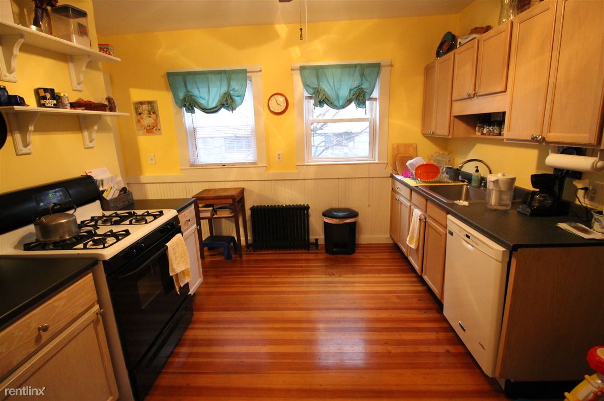 Primary Photo - 18 Turner St