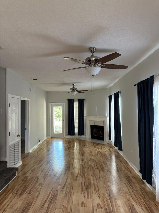 Foto del edificio - 2061 Laurel Oak Ct