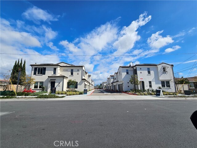 Building Photo - 17536 Cameron Lane