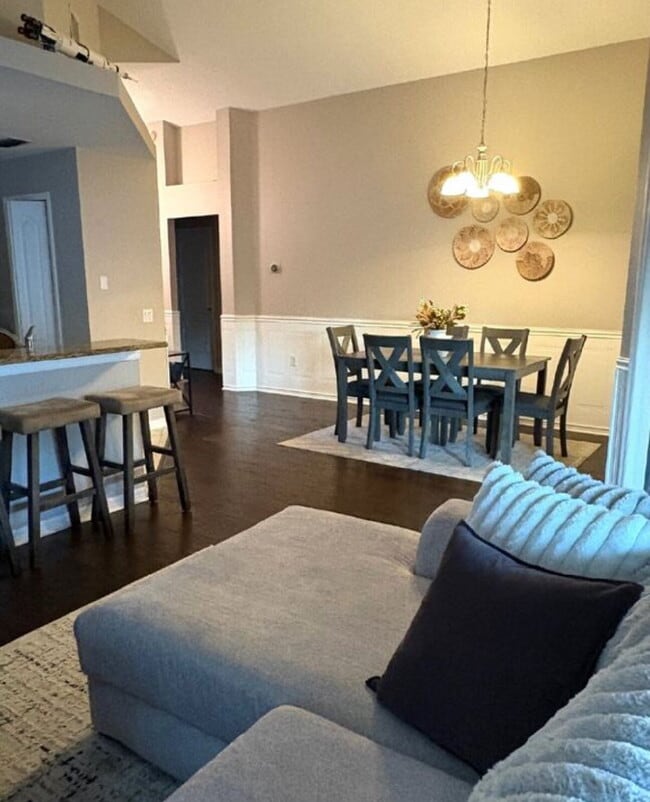 Building Photo - 8505 Bella Way