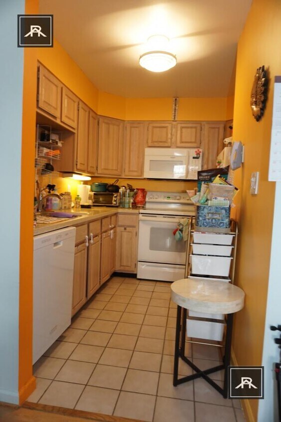 Primary Photo - 2 bedroom in Brookline MA 02446