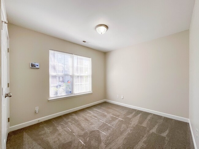 Building Photo - 7305 Rosehall Dr