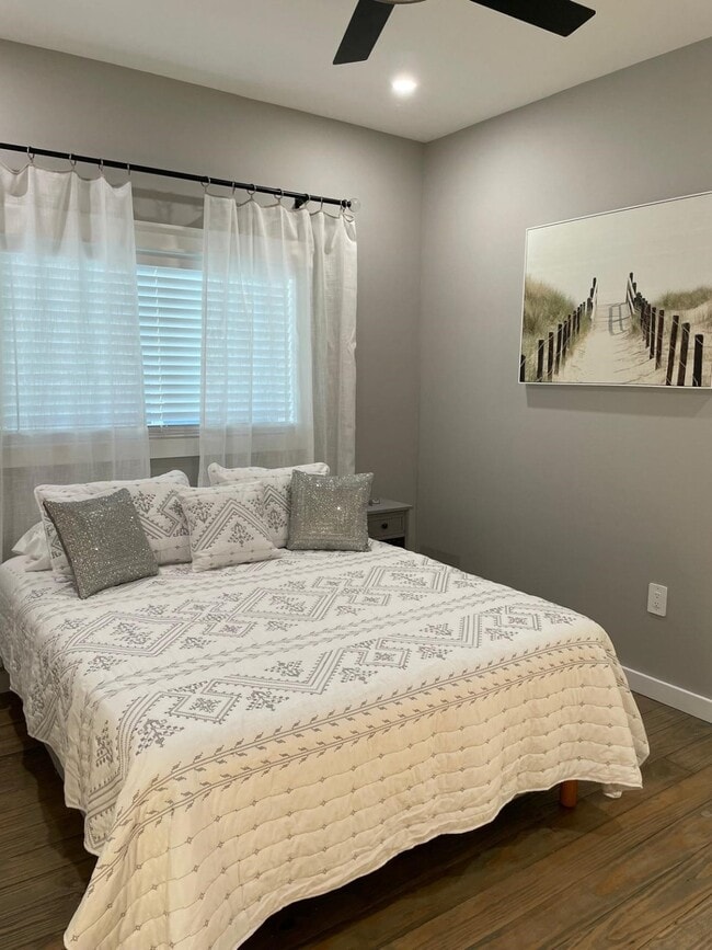 Foto del edificio - 1078 Cedar Ln